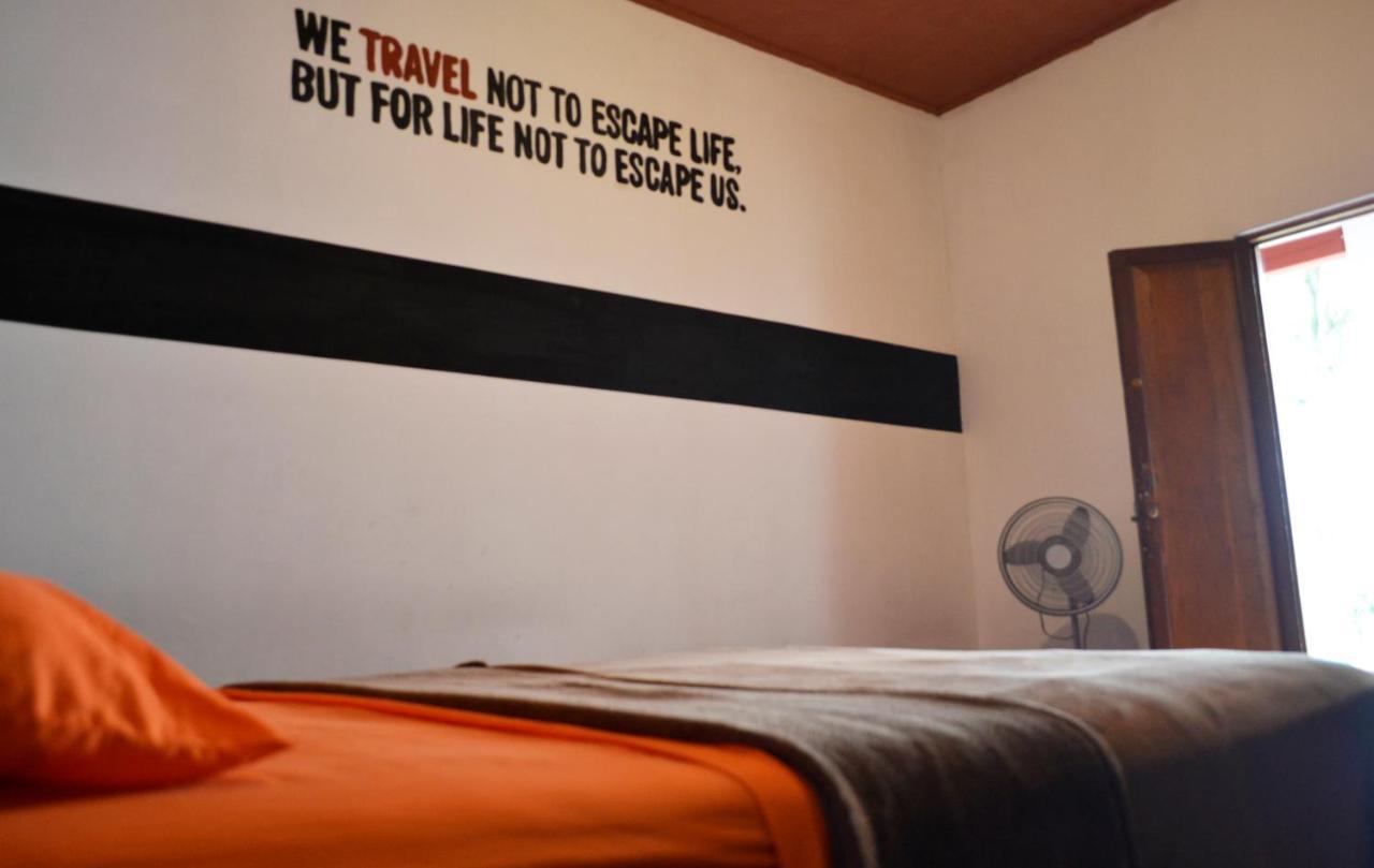 Nostalgic Hostel B&B Guatemala City Exterior photo